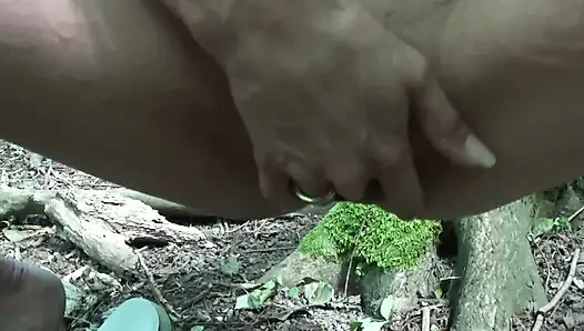 Was wird da an einem schönen heißen Sommertag Melodie Vergnügen und Cheffie in den Wald gehen?