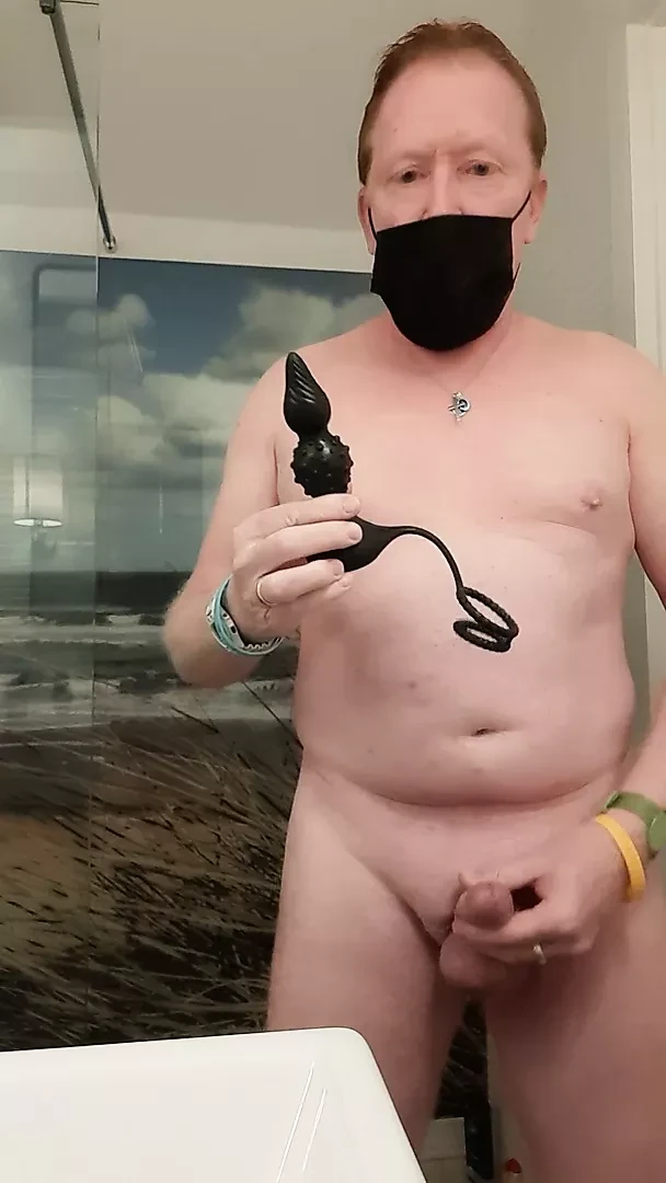 Ginger shoots cum with Moruioy prostate stimulator