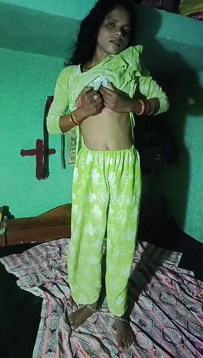 Desi girl hard beautiful chut