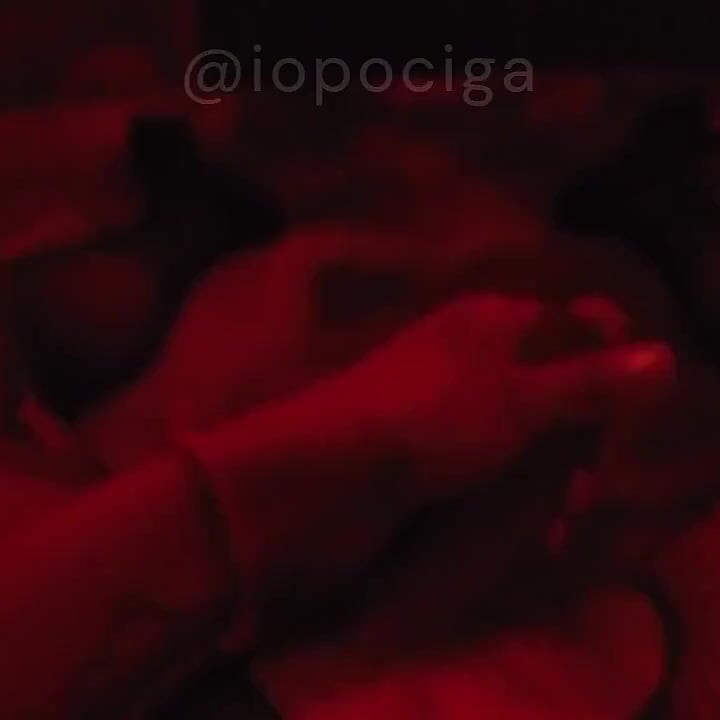 Quente twink femme boy masturbando e gozando pensando em seu ex