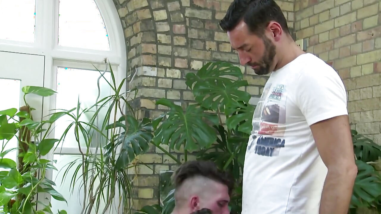 3 gay boys like to use their tools for a nice fuck