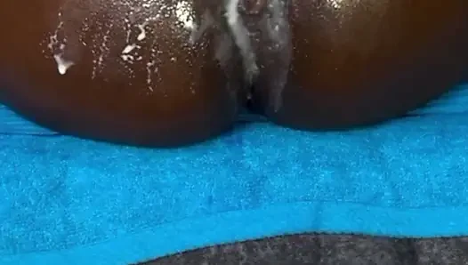 MILKING MY PUSSY