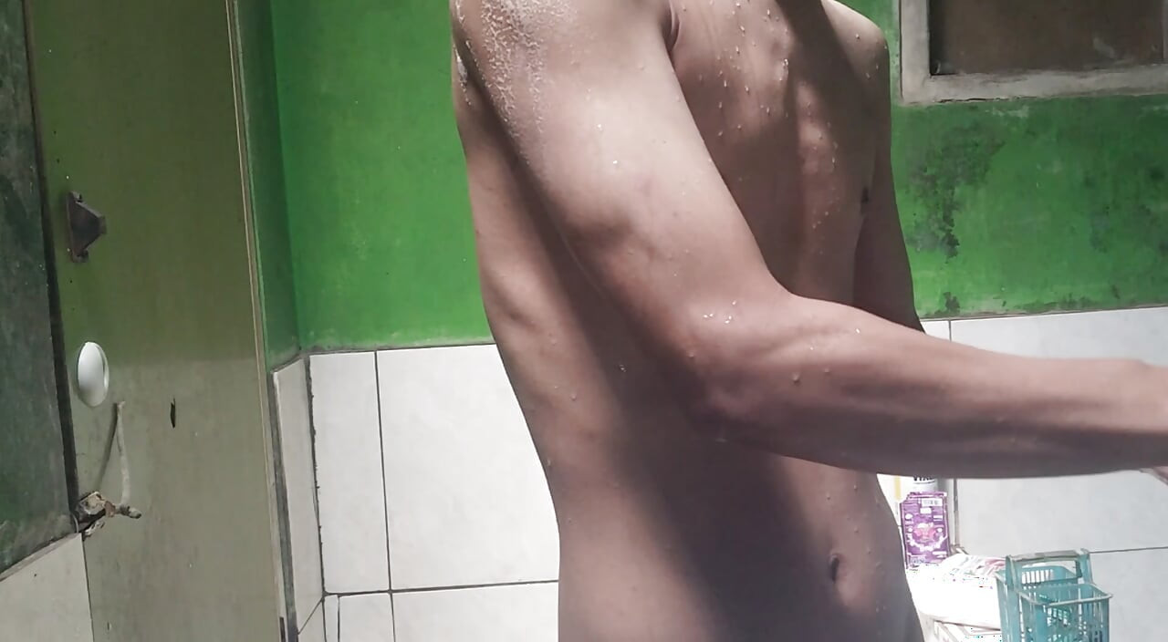 Bubble Bath Sensation with Playful Fingers