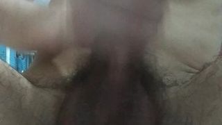 Tinyboy masturbacja z wazeliną i ogromnym wytryskiem