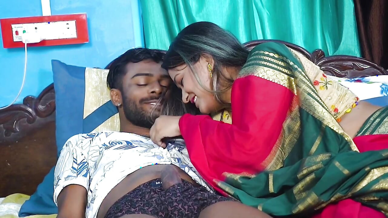 Pados ki bhabhi ko paise ka lalach deke chod diya