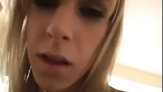 Istri nakalku dientot habis-habisan sama kontol raksasa pria kulit hitam!