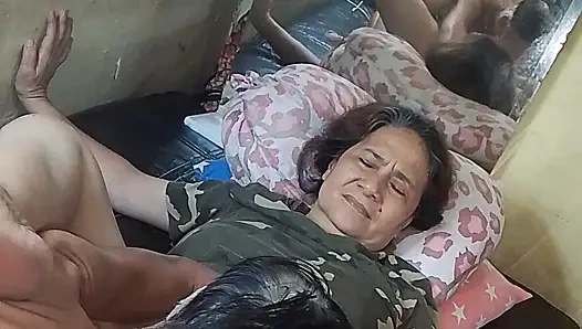 Hayatımın aşkı amcığını o kadar çok yiyorum ki bundan hoşlanıyor