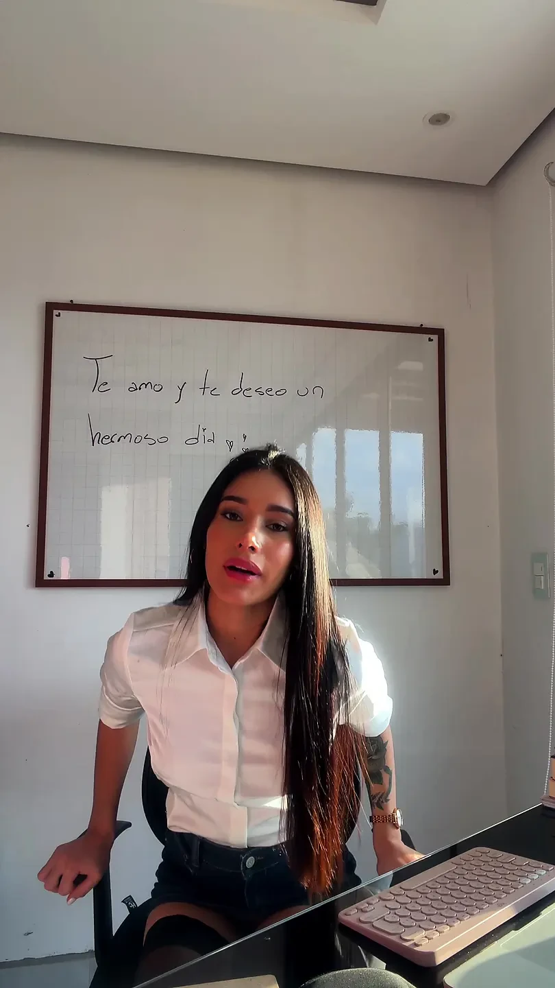 Sexy Secretary Seeks to Please Her Boss