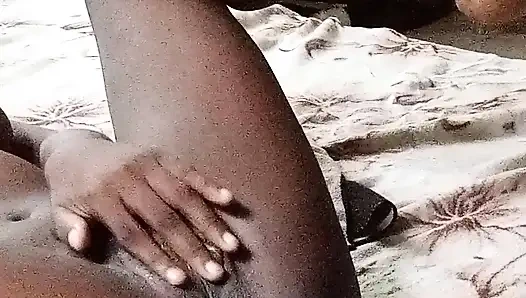 Aldatan Evli Kadın Komşuları Sikiyor 10 inçlik Büyük Siyah Yarak Göğüslerine Büyük Boşalma