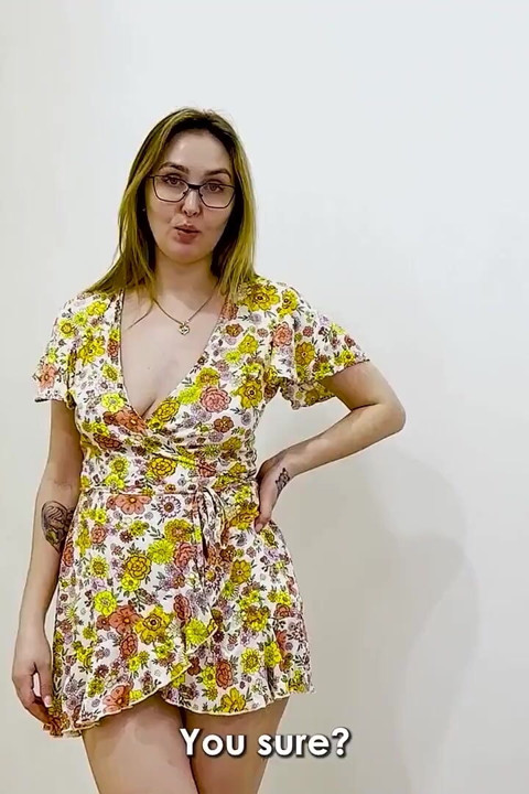 Üvey anne hem üvey oğlunu hem de üvey babasını istiyor, ama bir sorun var, üvey oğul üvey babasını kıskanıyor