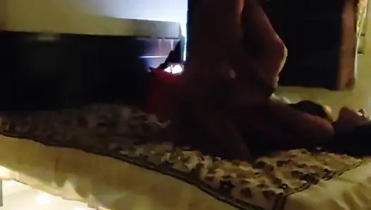 Hintli desi kız arkadaş zevkle inliyor