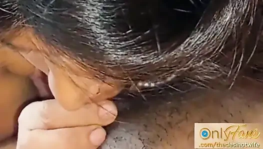 Ateşli Evli Kadın Küçük Yaraklı Kadın Kılıklı Kölesini Onu Sikmeye Zorluyor