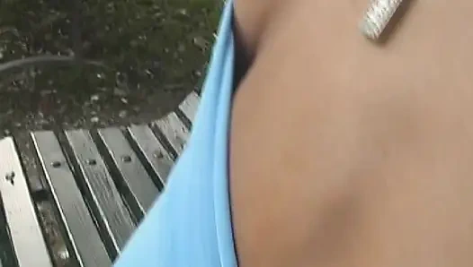 Fransız tatlı kız bedava yolculuk için amını gösteriyor