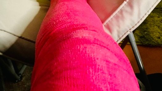 Różowa orteza kolana i kolana