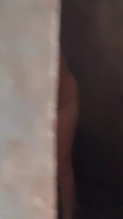 ลูกพี่ลูกน้องสาวของฉันอาบน้ําและฉันถ่ายเธอและช่วยตัวเองดูเธอ | คลิป 1