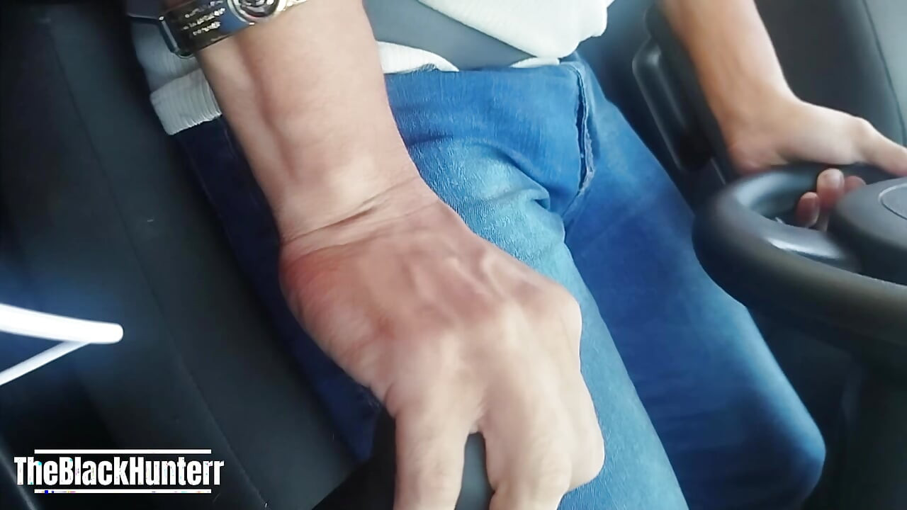 Security Guard Orders Uber and Pays with Blowjob Video 1