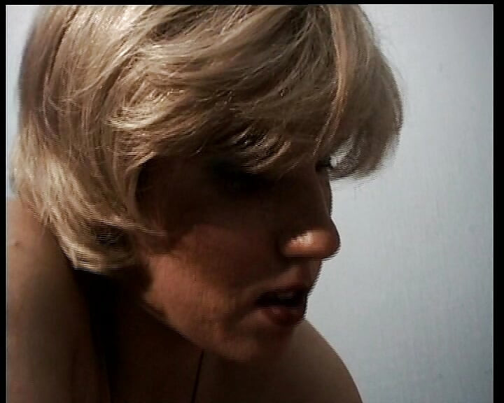 Aceste gagici lesbiene din Germania sunt aici pentru a se juca cu jucărie