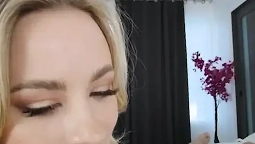 Badoinkvr - anna claire clouds akan nyepong kontolmu sampai ke cloud nine bagian 1