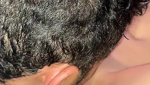 Kolombiyalı üvey kız kardeşim gerçekten çok iyi oldu ve bacaklarımı açıp penisimi içine koydum