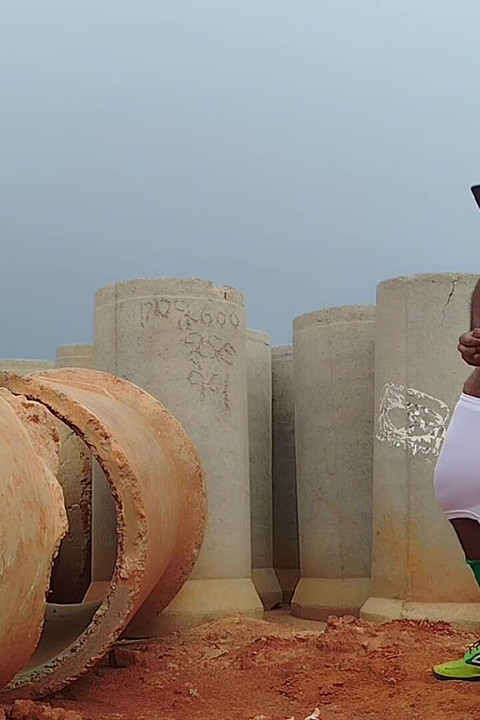 En revenant du match toute en sueur, j’étais excitée et j’ai dû jouir