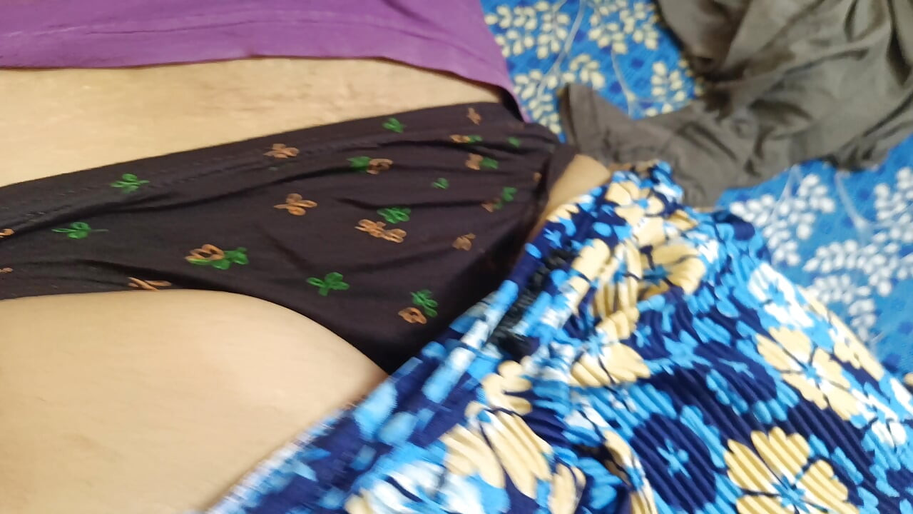 Tamil cheating Housewife