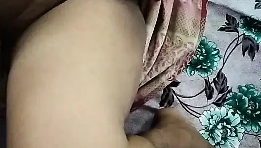 Bandab'ın amını kurtarıyor, sonra sikişiyor