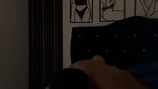 Aku jadi horny saat memijat temanku dan akhirnya aku ngentot dia