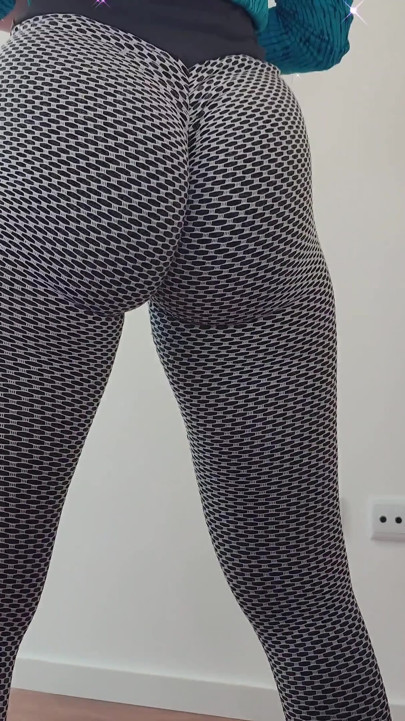 Squats on Your Dick 4K