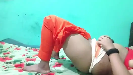 Gece seksi. Tam bangla ses sert sikişiyor amcık.
