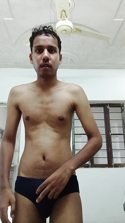 My mum caught me while I doing jerking off she saw my big cock  & she got afraid.