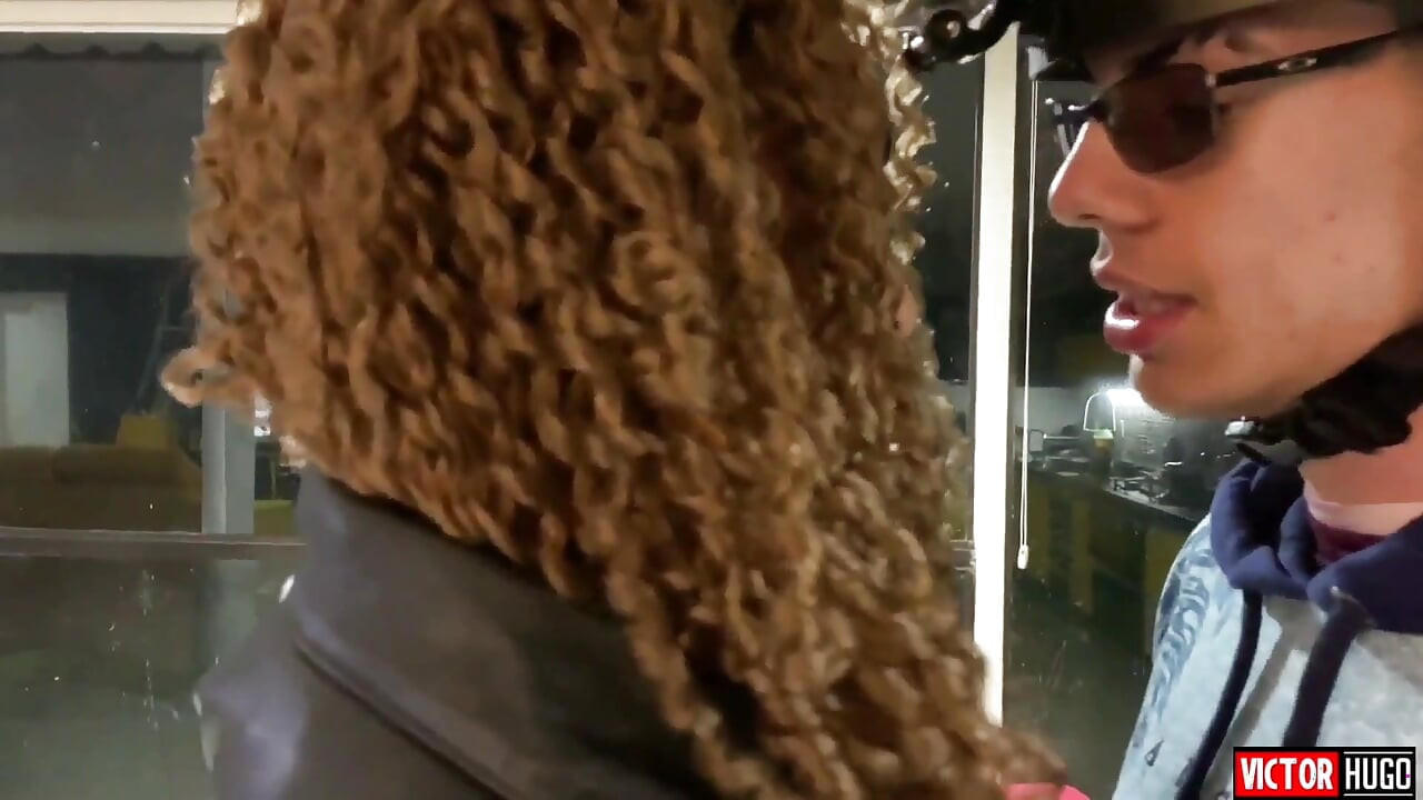 Ella chupa mi polla tan bien