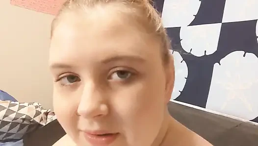 Khusus muncrat di mulutnya untukku