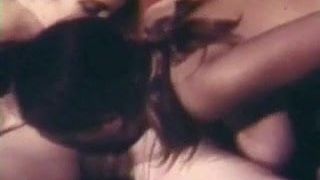 Retro lesbian threesome - Vintage video.