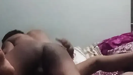 Adik ipar India desi menunggangi banyak lahan