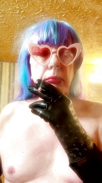 MATURE CD SMOKING VS120s AND PLAYING WITH MY NIPPLES WHILE i SMOKE