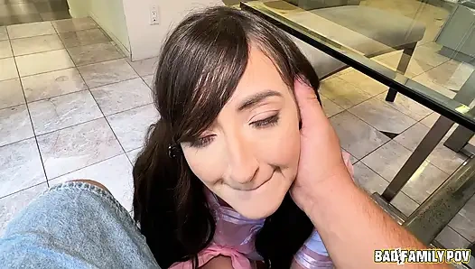 BadFamilypov - падчерица Тифа Куинн приветствует своего отчима шаловливым сюрпризом