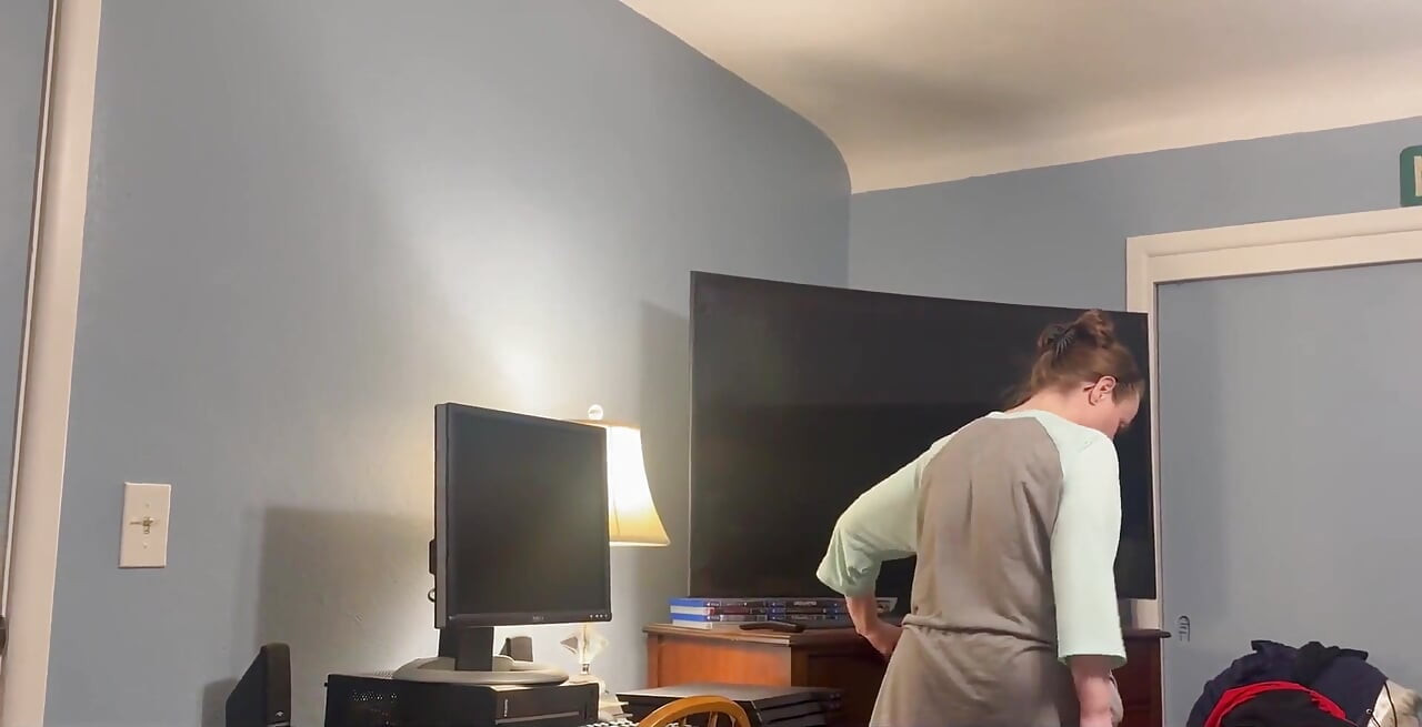 Ich liebe es, schwanz zu lutschen und ihn seine heiße ladung in meine kehle blasen zu lassen!