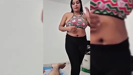 Heute wird mein Freund aus den Vereinigten Staaten zu mir kommen und meinen Arsch sprengen.