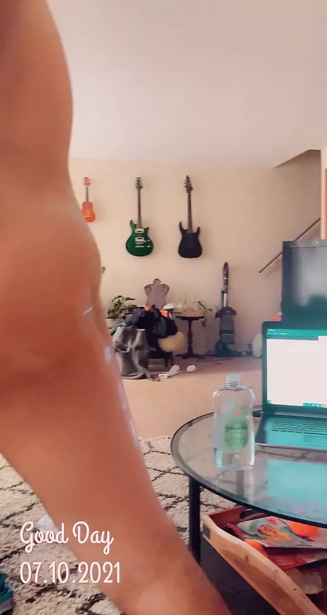 Bubble booty twink sucks good BWC