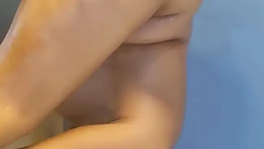 Aku ngentot ibu tiriku sampai dia minta aku berhenti