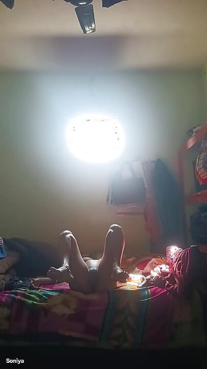 Desi Soniya Însărcinată Bhabhi Care Se Joacă