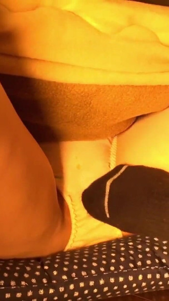 一个新的发现，你可以在小津看到尽可能多的内衣，当他们在 kotatsu！2 | 短片 1