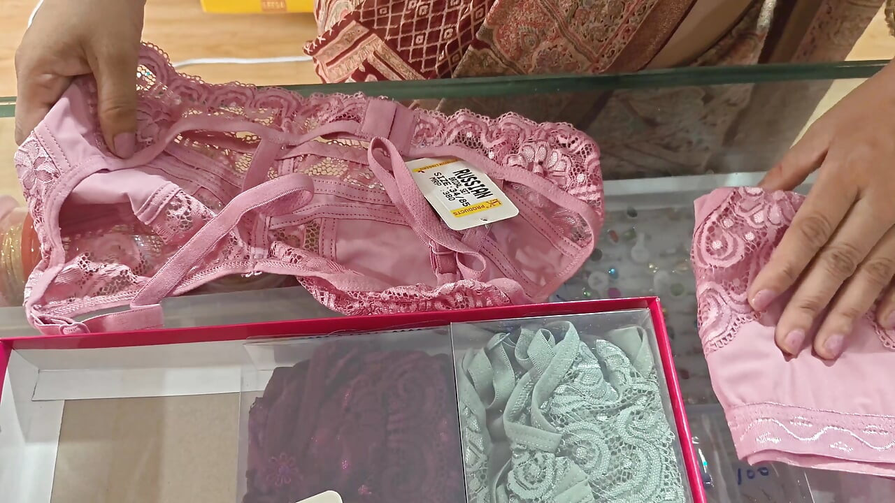 Bhabhi Sucked My Dick in Exchange for Bra and Panty in the Shop