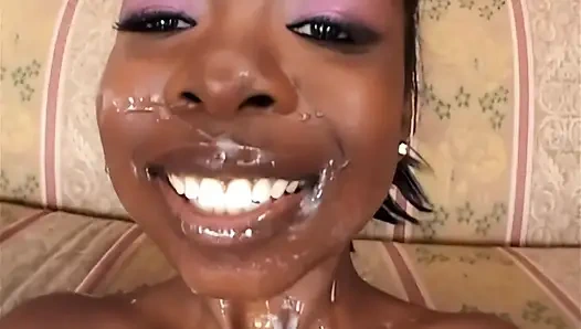 Симона Уэст: Два больших белых члена для молодой чернокожей красавицы