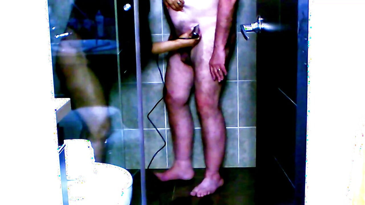 與加拉巴斯和奧爾加一起剃我的球