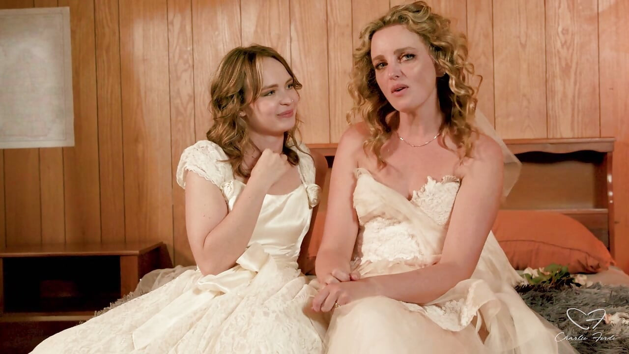 Interview: Marriage and Eloping Featuring Charlie Forde, Lilly Bell