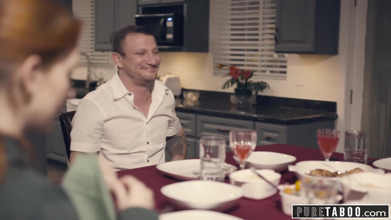 純粋なタブー義理の両親と義理の兄が新しい妹を歓迎