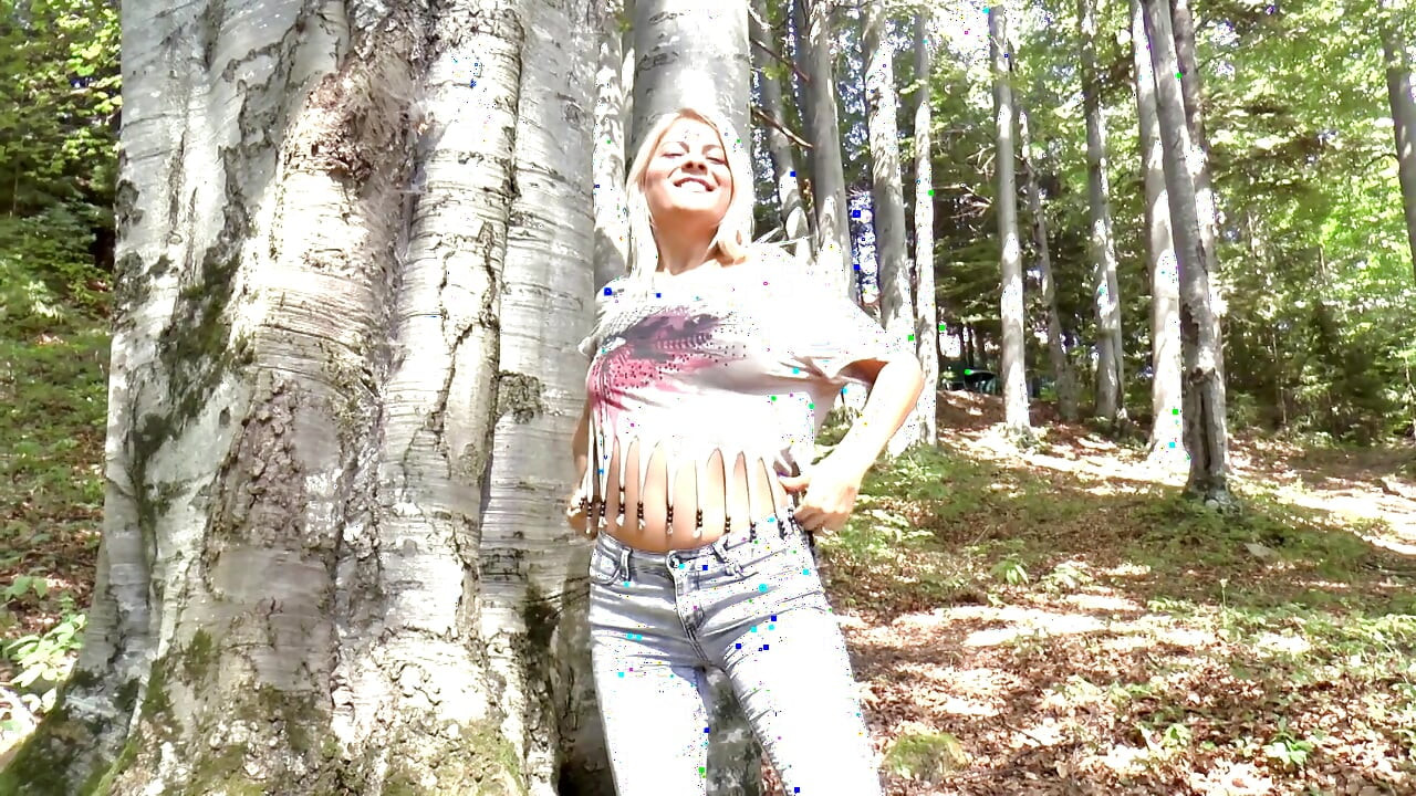Sexy blonde banged outdoor in the woods