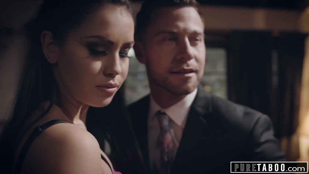 純粋なタブー痴女がビジネスマンに屈辱-公共ファック