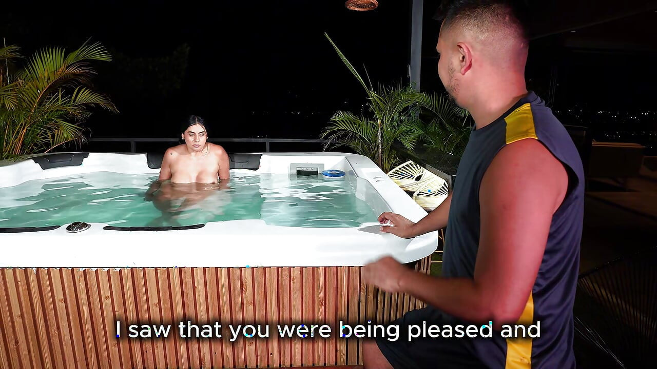 Saya Akhirnya Meniduri Teknisi Yang Memiliki Penis Keras Setelah Melihat Latina Cantik Masturbasi Di Jacuzzi